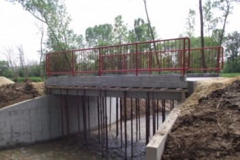 Završena izgradnja mosta na reci Gruži u opštini Knić