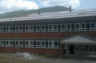 Средњошколци у Трговишту у обновљеној школи