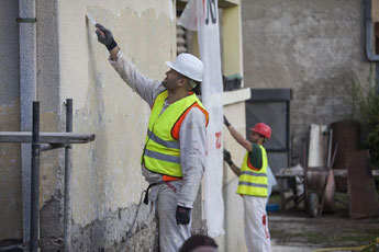 Počeli radovi na rekonstrukciji poplavljenih domaćinstava i izgradnja montažnih kuća